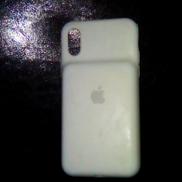 Iphone x r crewing on charger